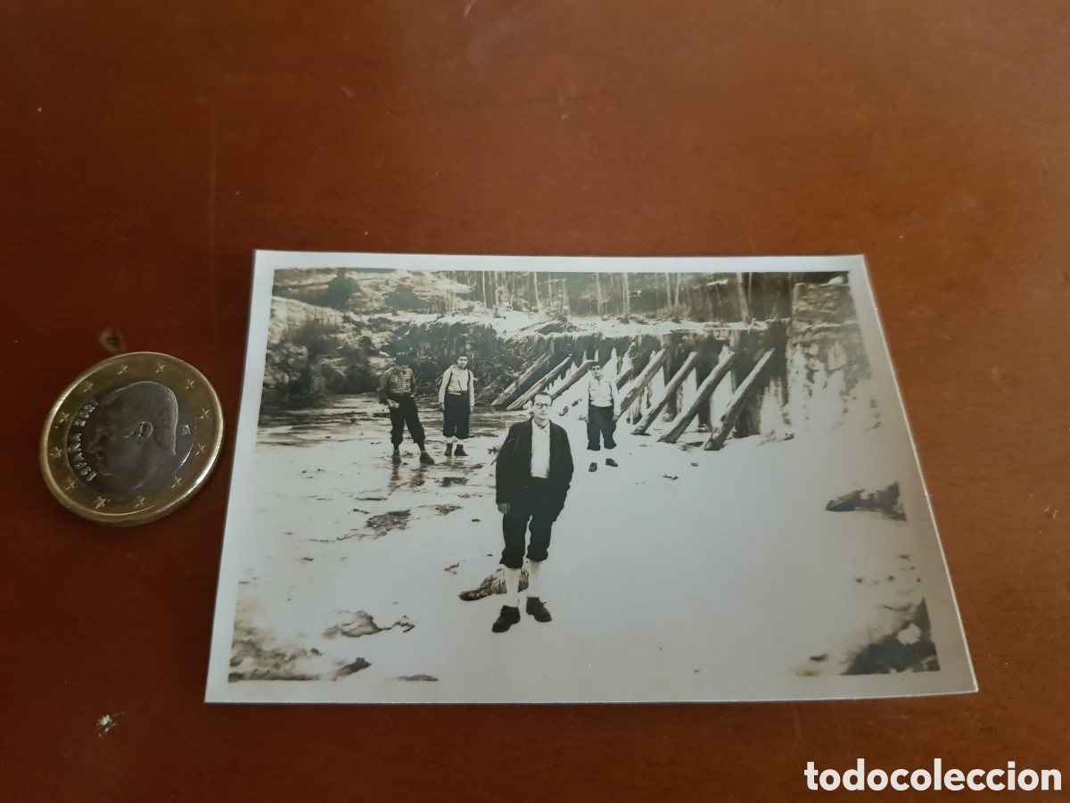 Fotografia antiga: Fotograf&iacute;a de una presa apuntalada a identificar a&ntilde;os 50