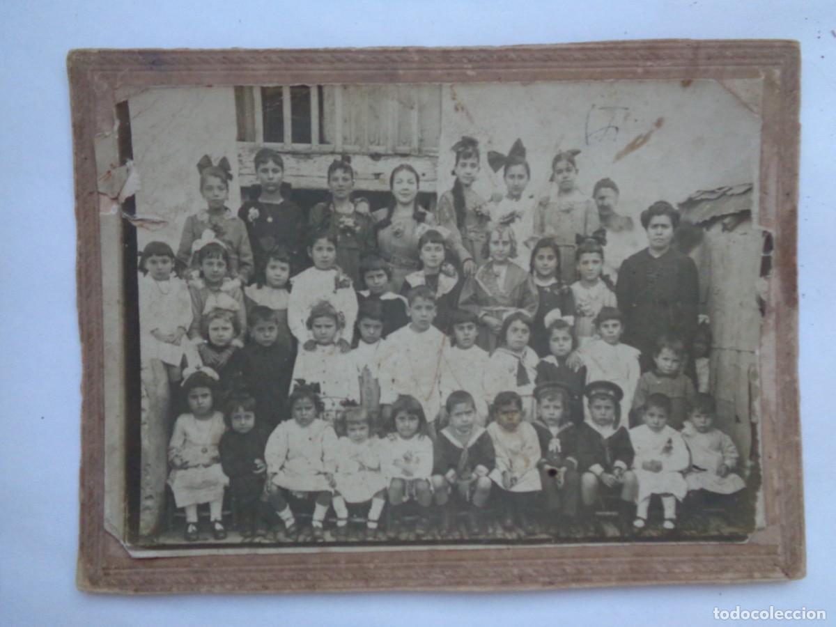 Antique Photography: FOTO ESCOLAR : NI&Ntilde;OS CON SU MAESTRA , SIGLO XIX ....... 14 X 19 CM