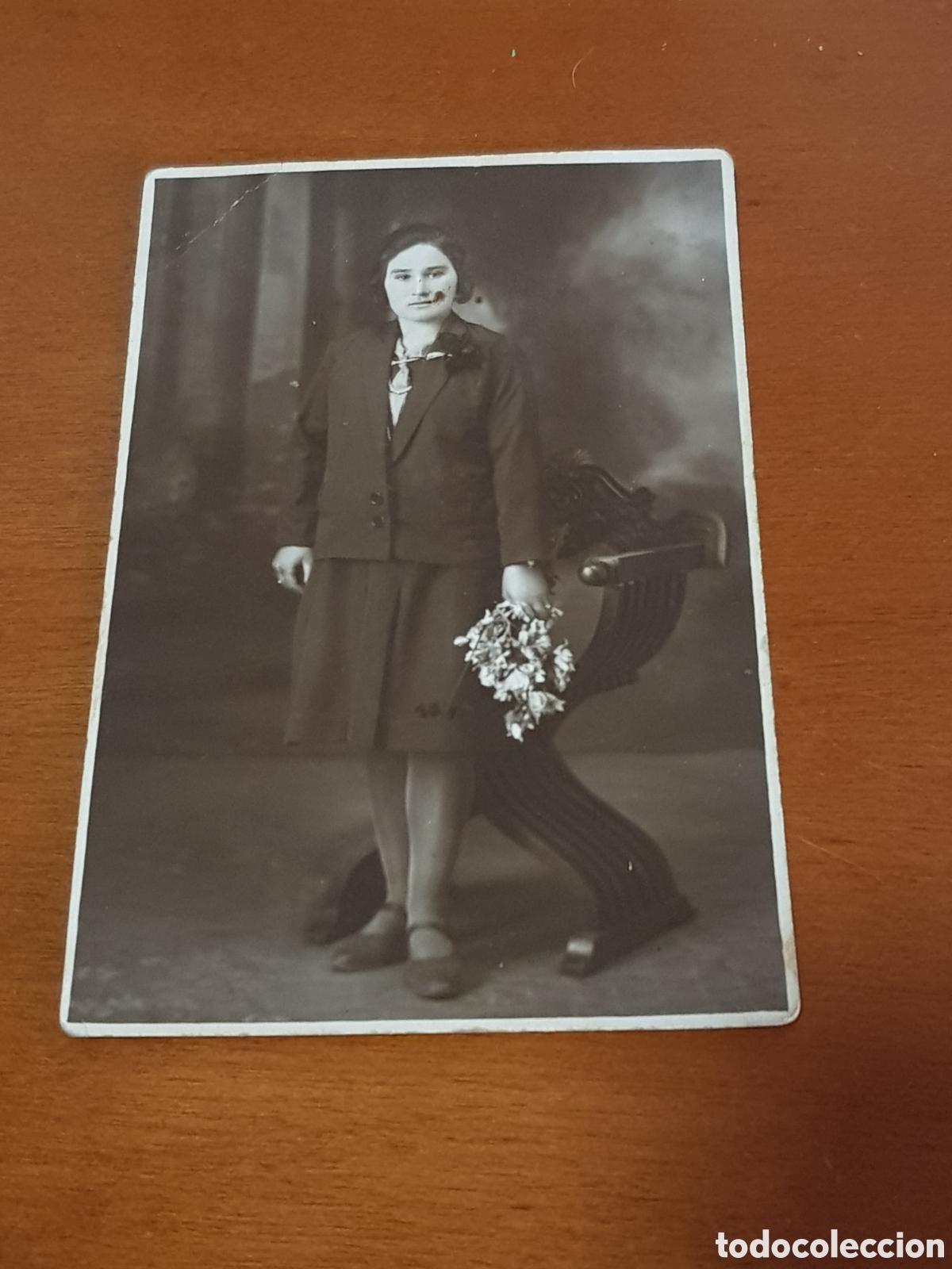 Antique Photography: Fotograf&iacute;a de una dama con un ramo de flores, a&ntilde;os 20 14 x 7 cm. aprox.