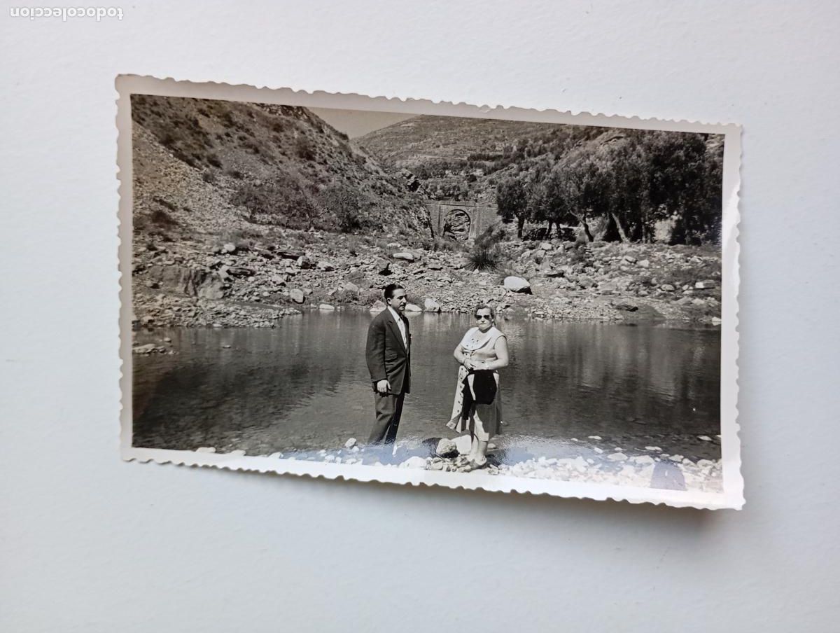 Antique Photography: ANTIGUA FOTOGRAF&Iacute;A HOMBRE Y MUJER EN UN R&Iacute;O. TDKP21T