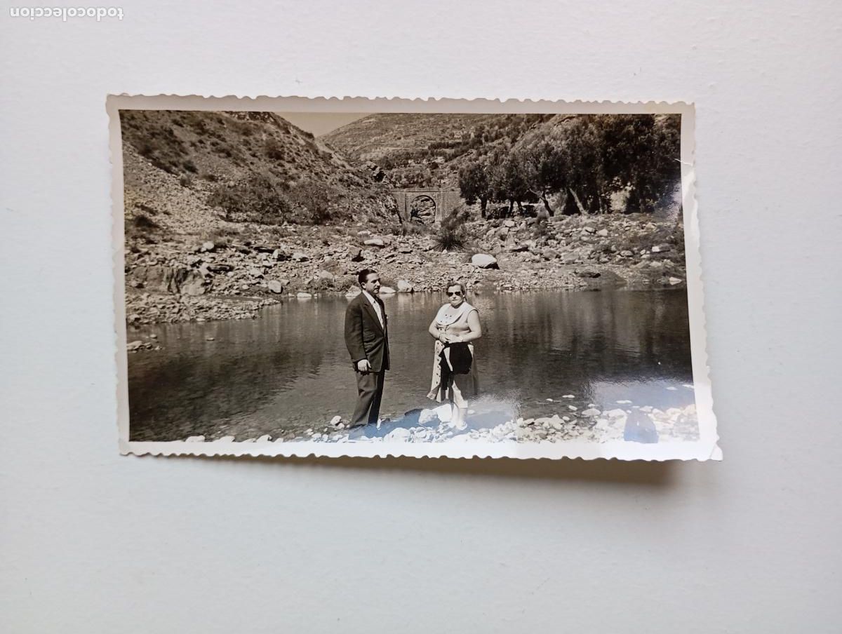 Antique Photography: ANTIGUA FOTOGRAF&Iacute;A HOMBRE Y MUJER EN UN R&Iacute;O. TDKP21T