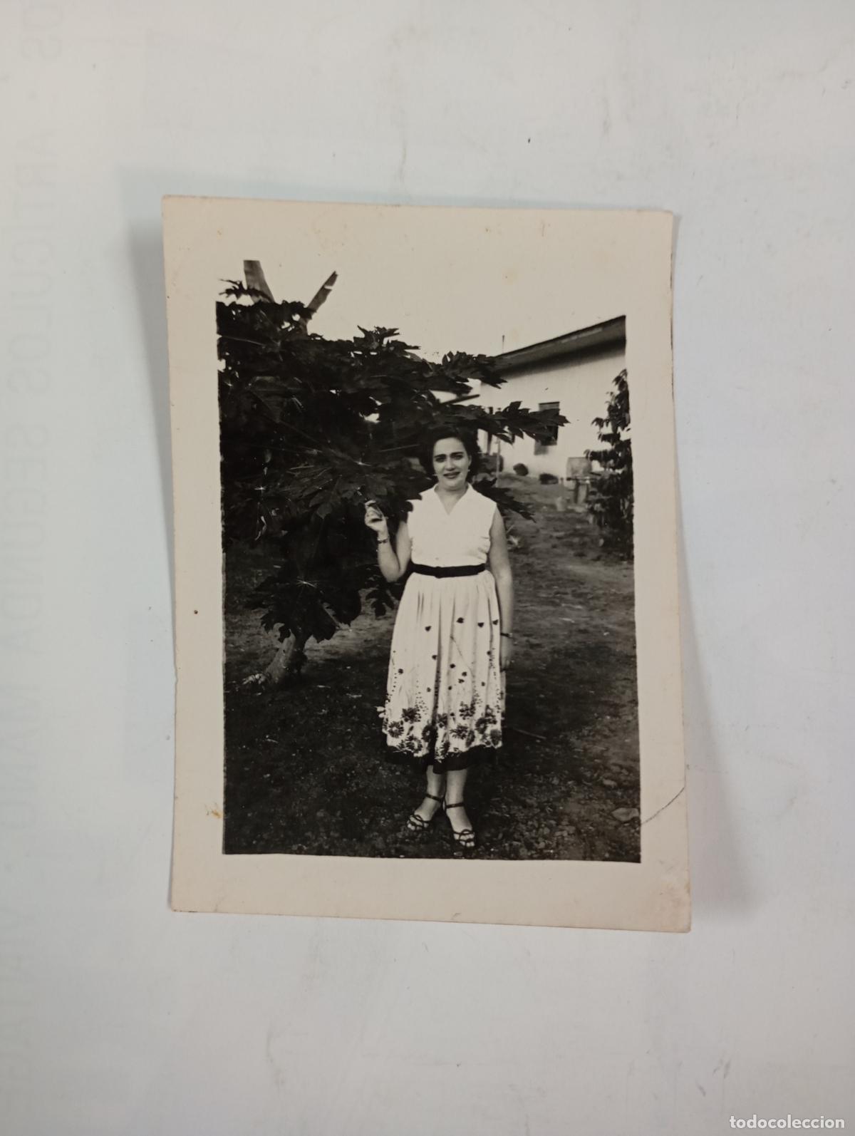 Antique Photography: ANTIGUA FOTOGRAF&Iacute;A MUJER JUNTO A &Aacute;RBOL. TDKP26V