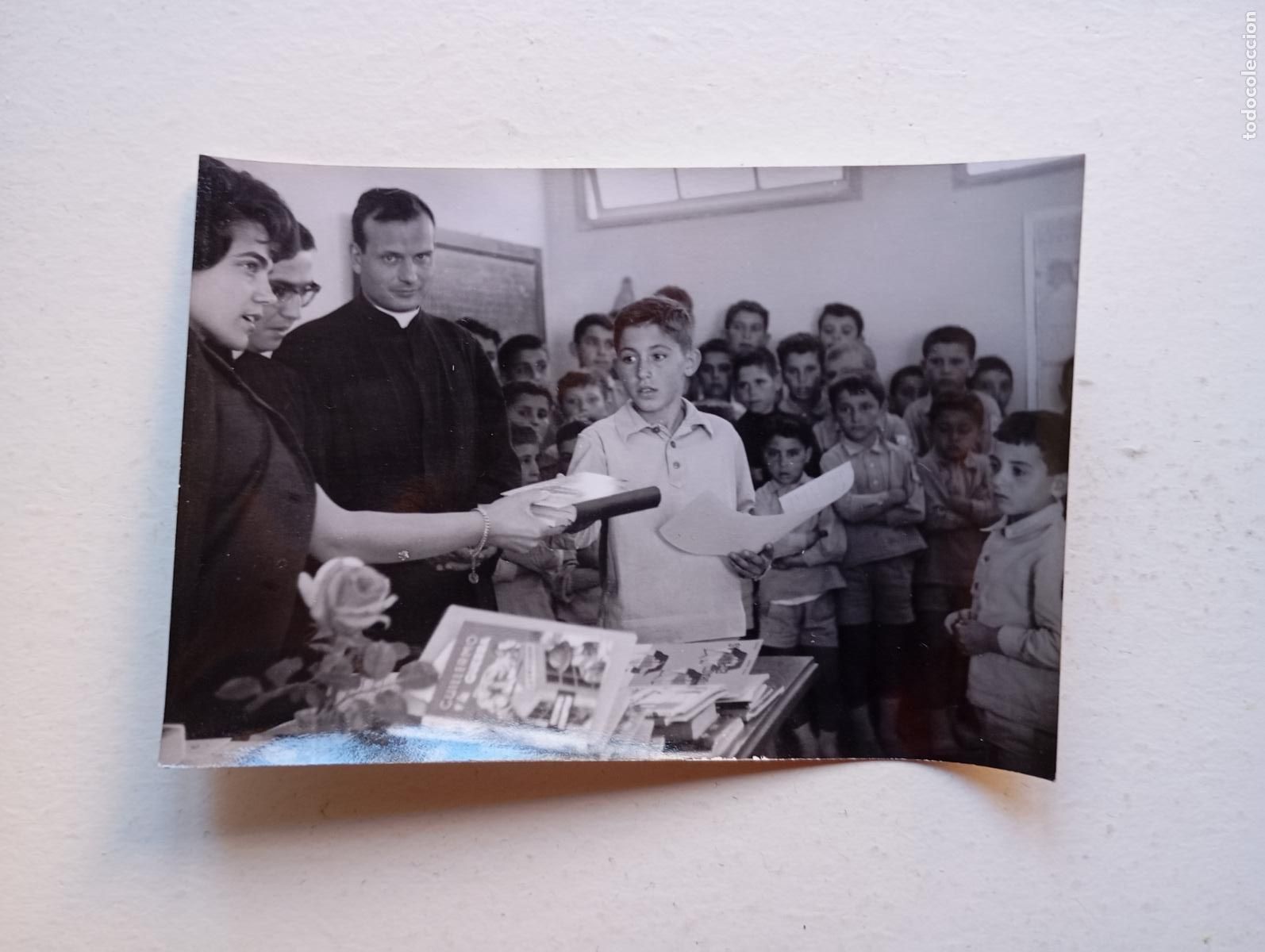 Fotografia antiga: ANTIGUA FOTOGRAF&Iacute;A ESCUELA CURA Y NI&Ntilde;OS. TDKP26X
