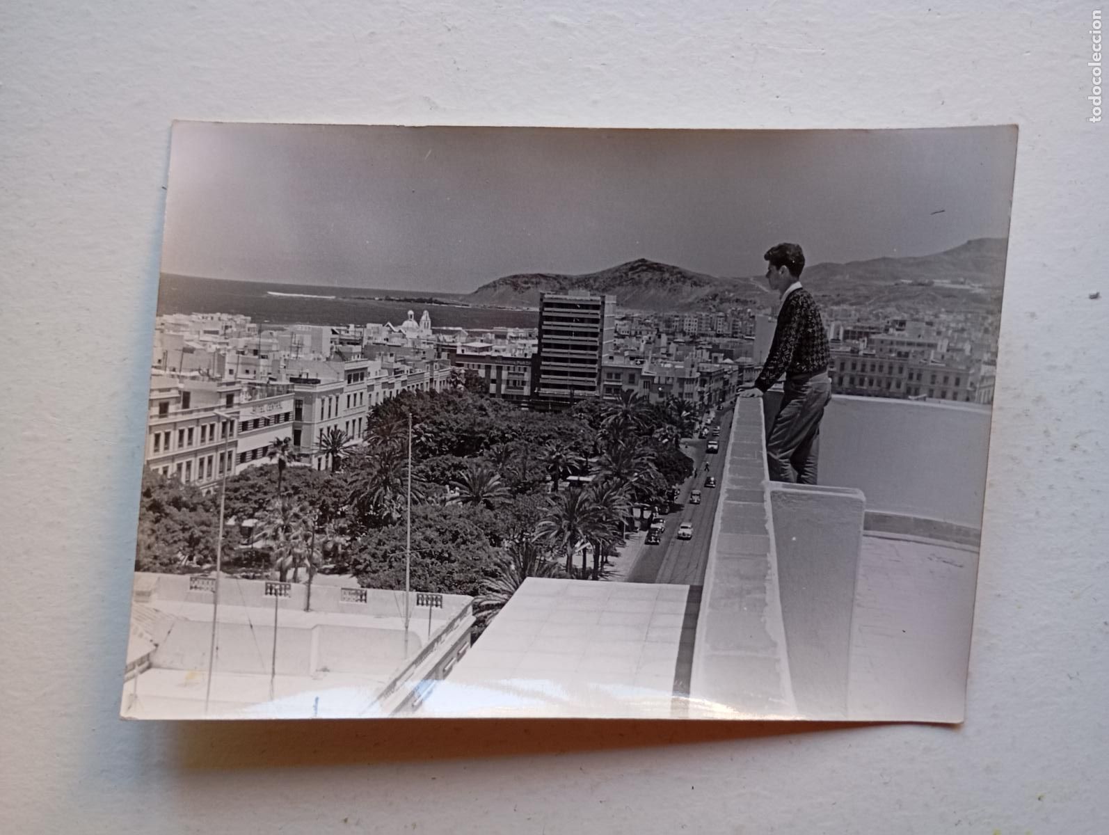 Antique Photography: ANTIGUA FOTOGRAF&Iacute;A HOMBRE EN AZOTEA CIUDAD COSTERA. TDKP26X