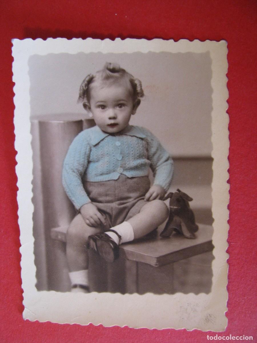 Fotografia antica: ANTIGUA FOTO DE UNA NI&Ntilde;A. 8,5X6 CM. COLOREADA.