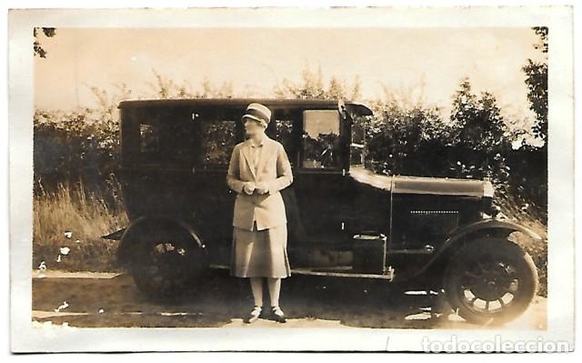 Antique Photography: FOTOGRAFIA DE SE&Ntilde;ORITA CON AUTO ANTIGUO SOBRE 1930 - ALBUMINA-4040