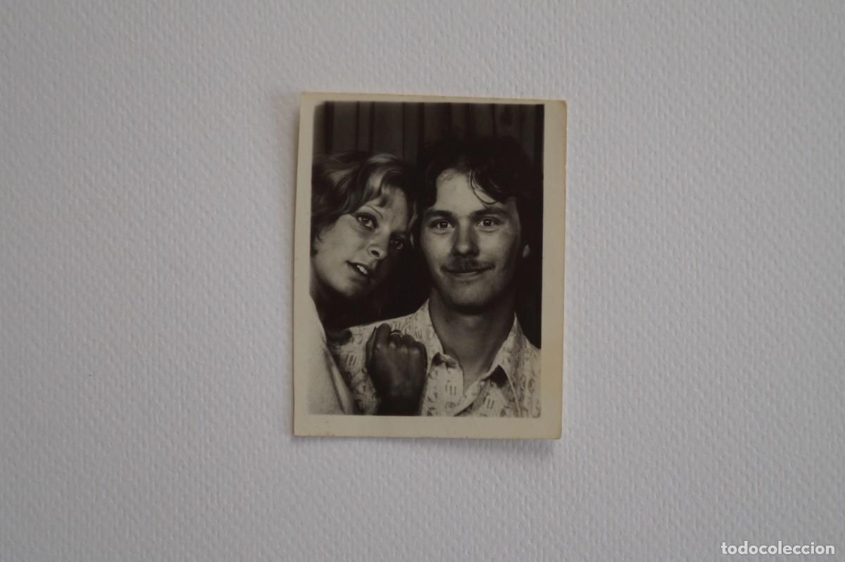 Fotografia antica: Fotomat&oacute;n en blanco y negro. Retrato de pareja. EE.UU.