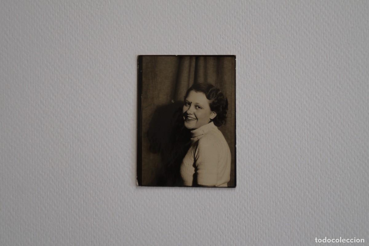 Fotografia antica: Fotomat&oacute;n en blanco y negro. Retrato de mujer. EE.UU.