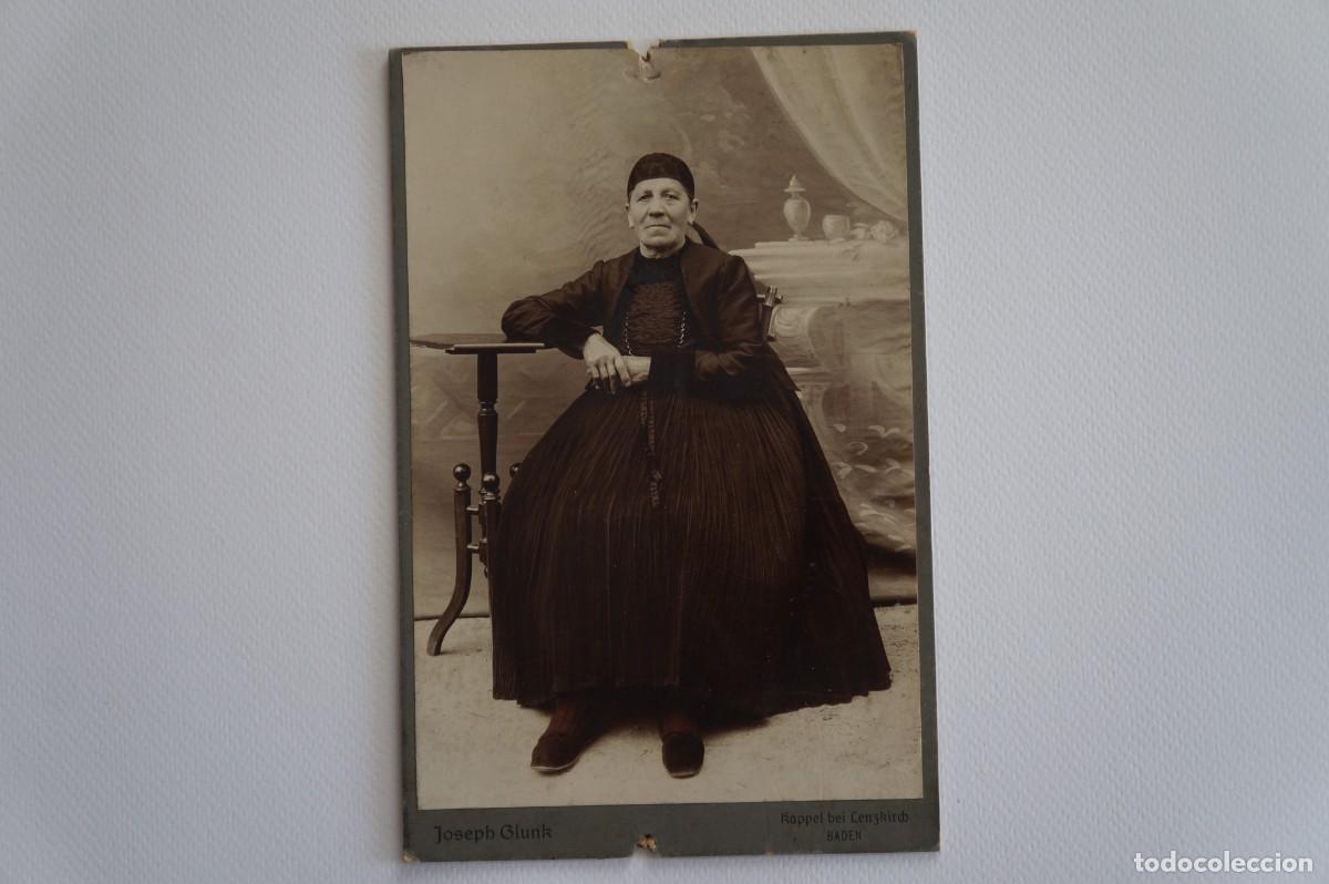 Fotografia antica: Fotograf&iacute;a antigua en blanco y negro. Retrato de mujer. Alemania. Cabinet Card.
