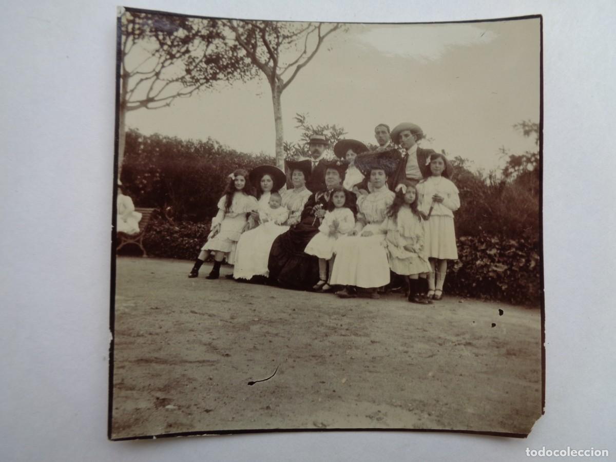 Antique Photography: FOTO DE FAMILIA POSANDO , FINES DEL SIGLO XIX O PRINCIPIOS DEL XX