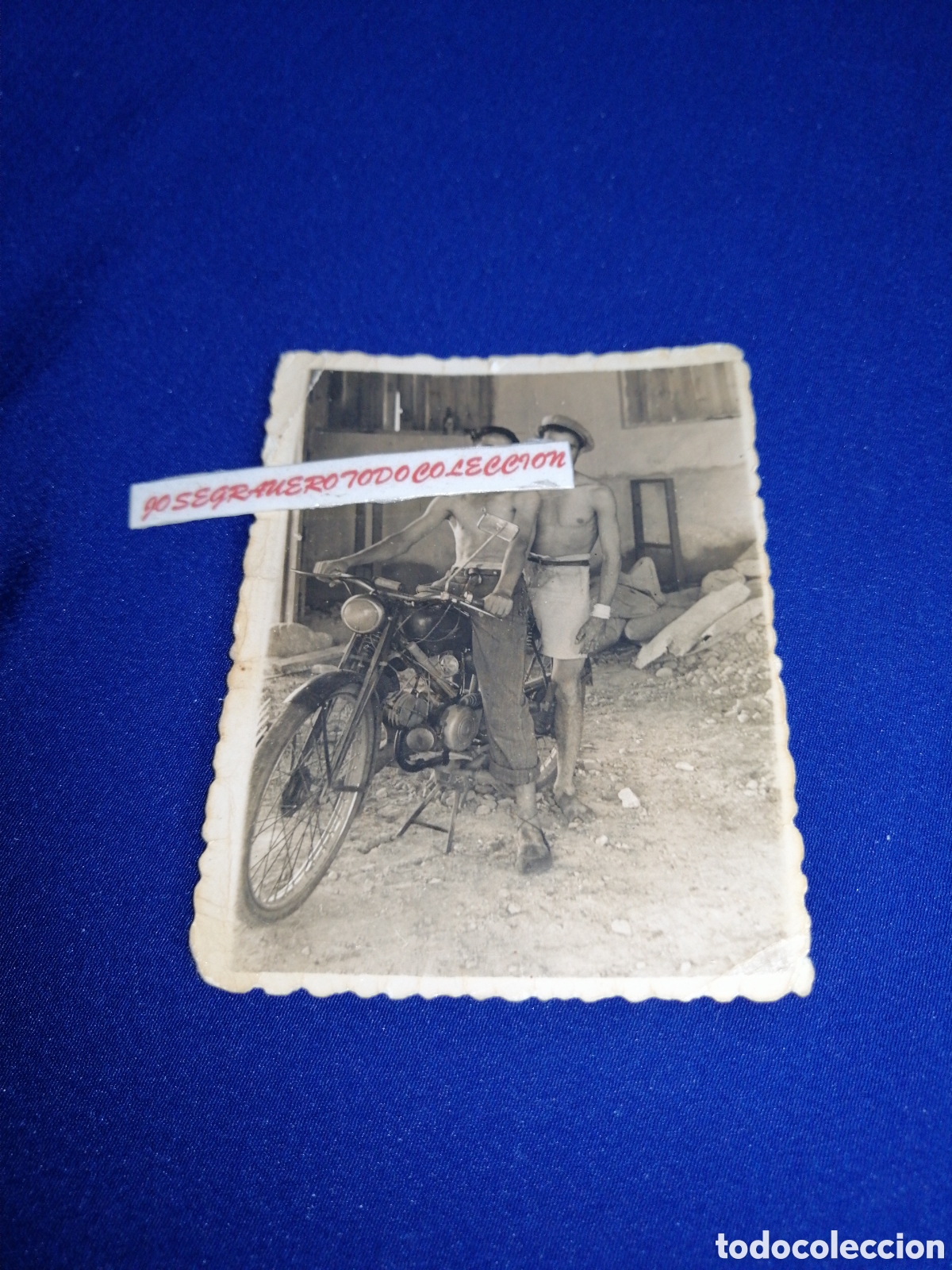 Fotografia antiga: MOTO CON MODELOS FOTOGRAF&Iacute;A ANTIGUA SIGLO PASADO