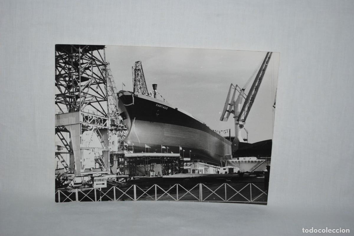 Antique Photography: BUQUE PETROLERO SANTIAGO , DIA DE VOTADURA .