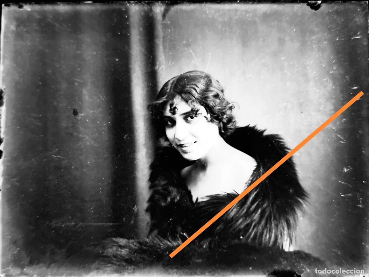 Fotograf&iacute;a antigua: Antiguo negativo de fotograf&iacute;a. Se&ntilde;orita. Artista cine o teatro? En cristal.