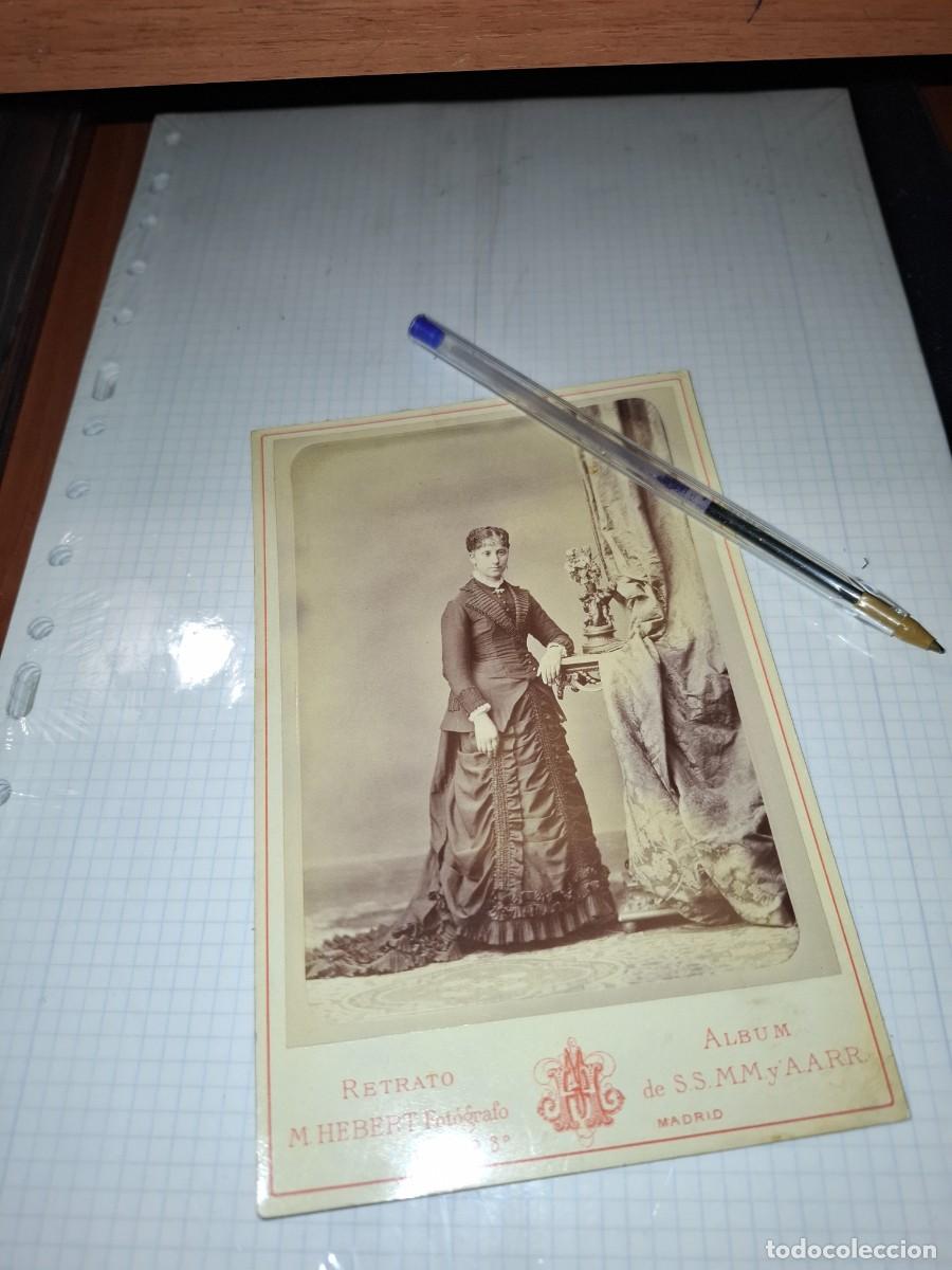 Fotografia antica: Antigua fotografia alb&uacute;mina, retrato de dama nobleza. M. Hebert