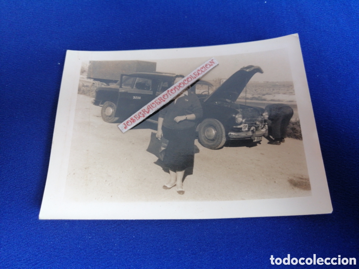 Antique Photography: SEAT 1400 TAXI COCHE ANTIGUO CON MODELO(VALDEPE&Ntilde;AS) 1958 FOTOGRAF&Iacute;A ANTIGUA SIGLO PASADO