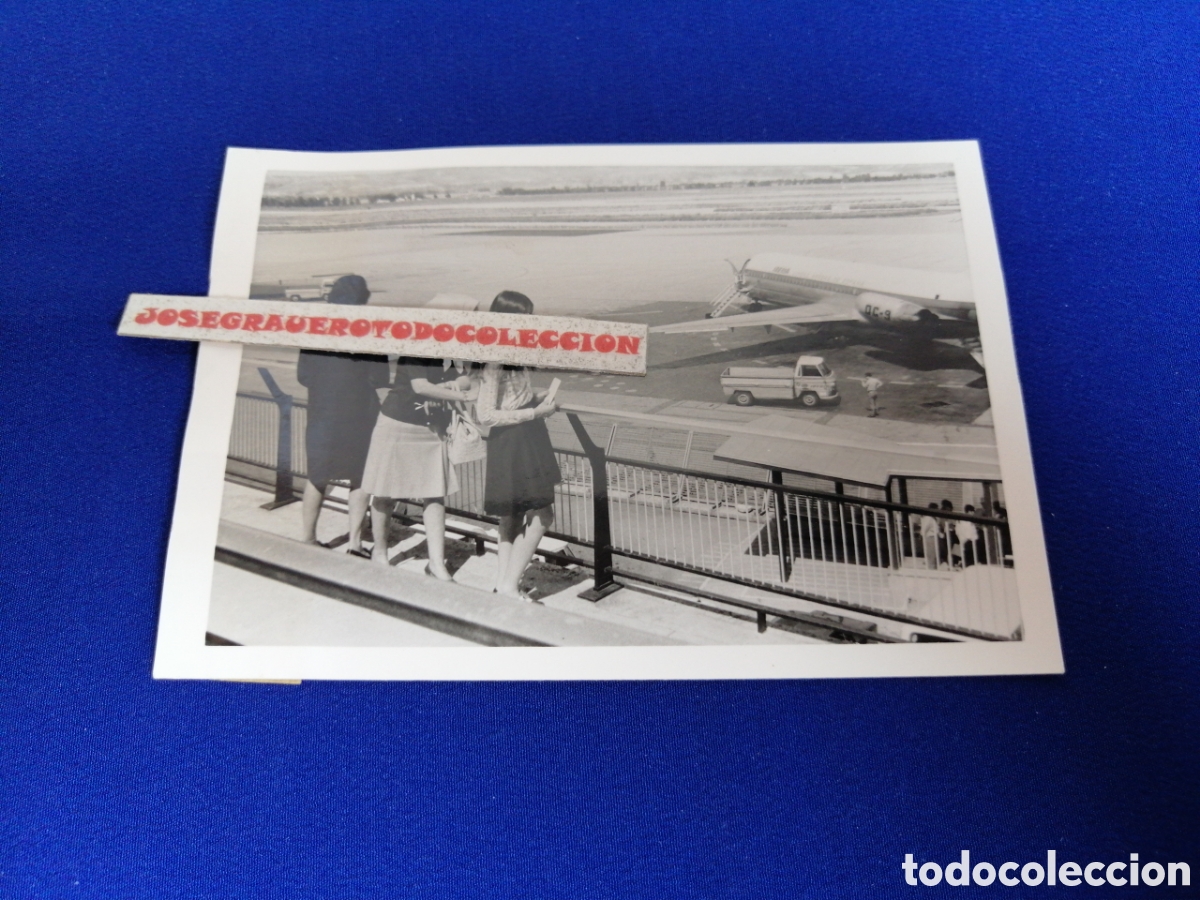 Antique Photography: AVION IBERIA DC-9 3N AEROPUERTO CON MODELO FOTOGRAF&Iacute;A ANTIGUA SIGLO PASADO
