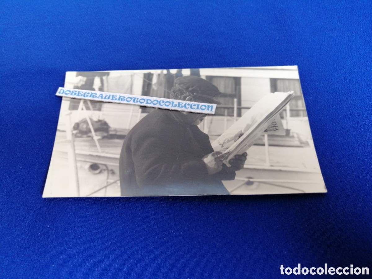 Antique Photography: MODELO CON PERI&Oacute;DICO LA VANGUARDIA FOTOGRAF&Iacute;A ANTIGUA SIGLO PASADO