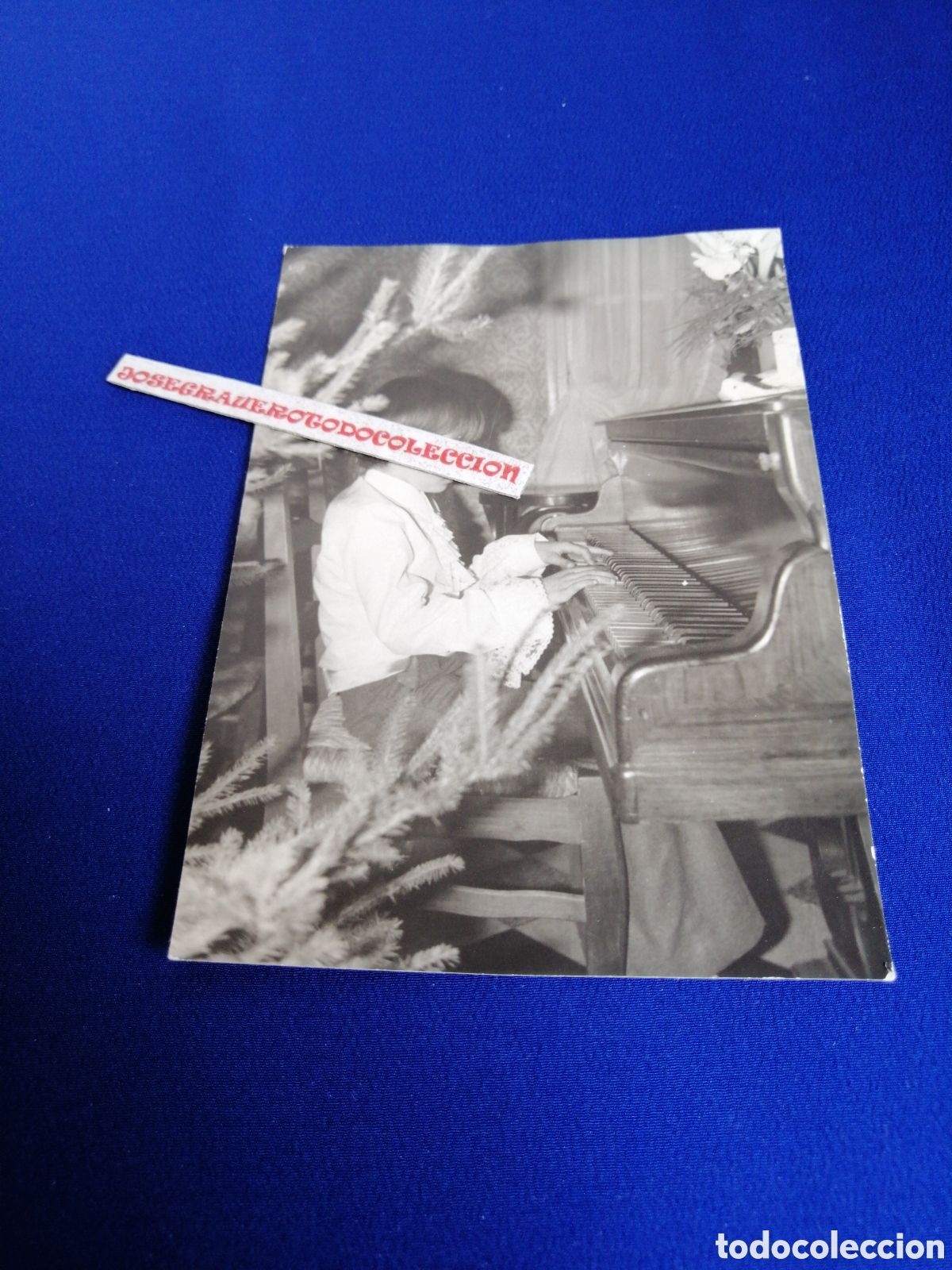 Antique Photography: NI&Ntilde;O MODELO TOCANDO EL PIANO A&Ntilde;O 1971 FOTOGRAF&Iacute;A ANTIGUA SIGLO PASADO