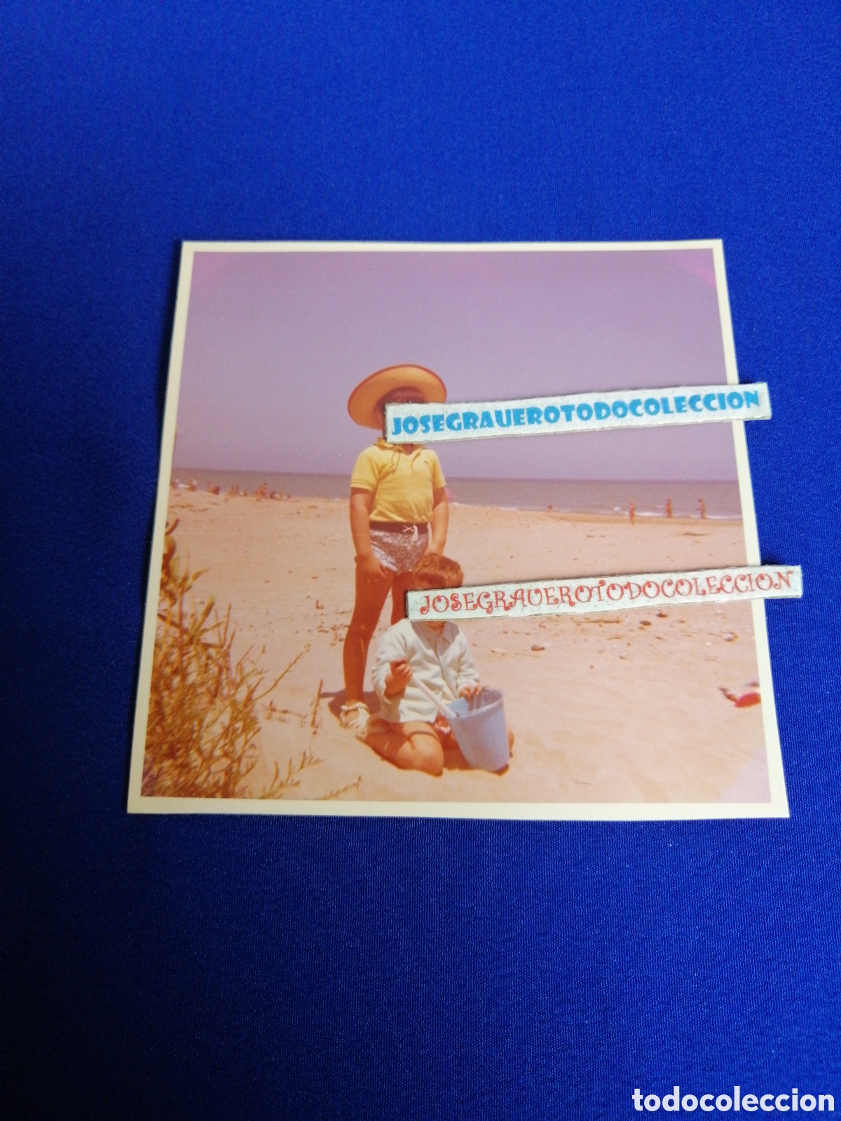 Antique Photography: NI&Ntilde;O MODELO CON SOMBRERO EN LA PLAYA CON CUBO PARA LA ARENA FOTOGRAF&Iacute;A ANTIGUA
