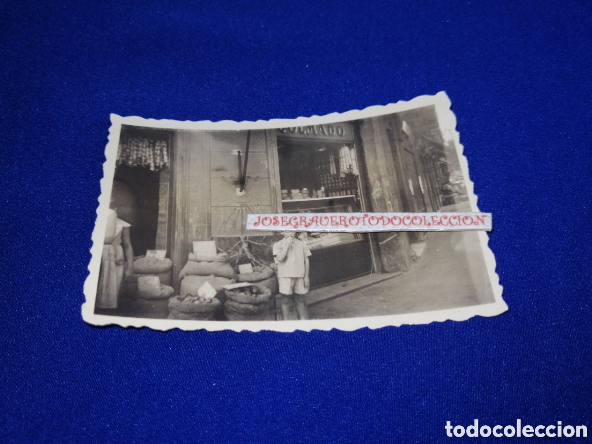 Fotografia antica: TIENDA ALIMENTACI&Oacute;N CON NI&Ntilde;O MODELO DULCE-PARED ESCUDO FALANGE FOTOGRAF&Iacute;A ANTIGUA SIGLO PASADO