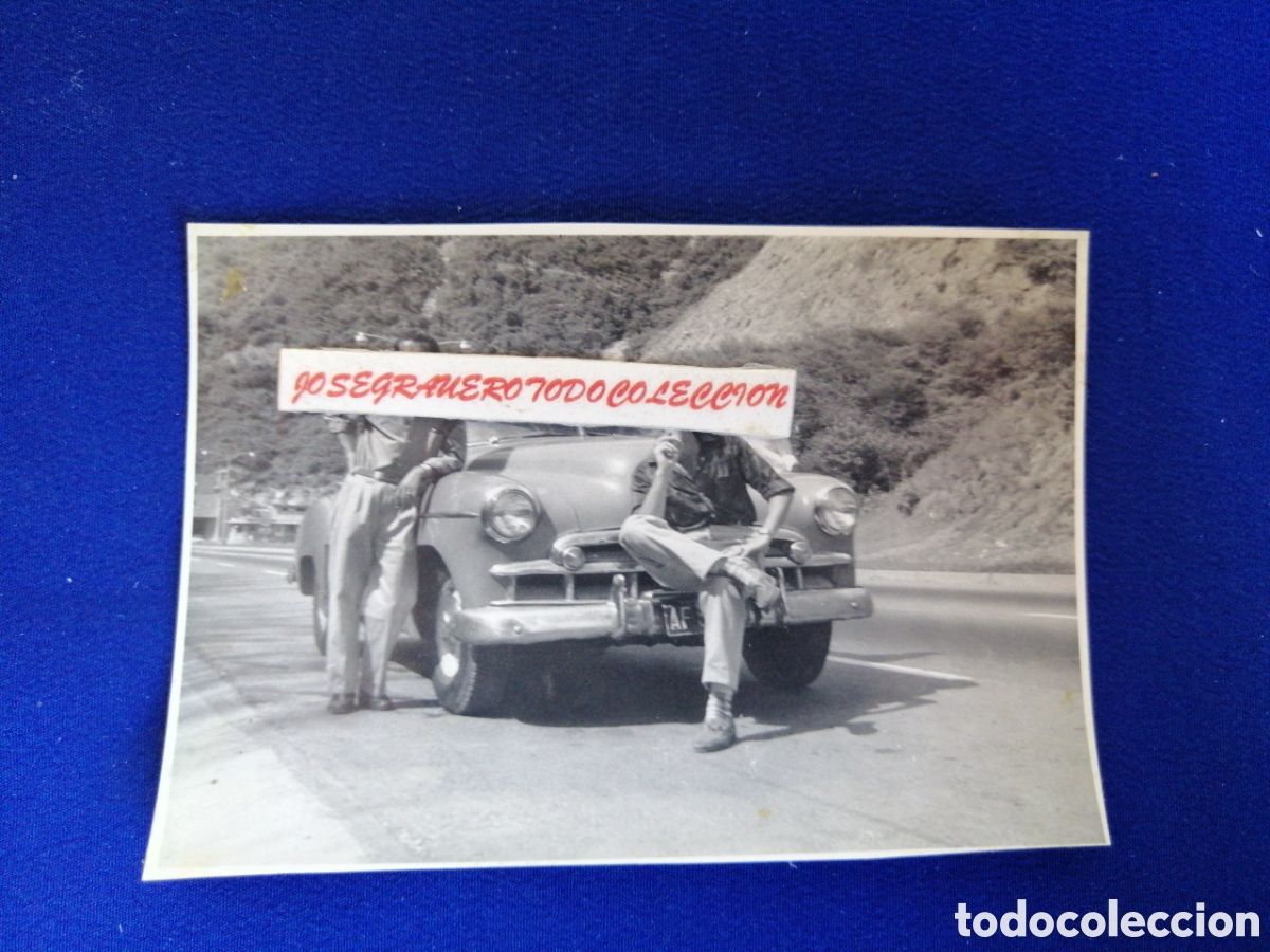 Fotografia antica: COCHE ANTIGUO CON MODELOS FOTOGRAF&Iacute;A ANTIGUA SIGLO PASADO