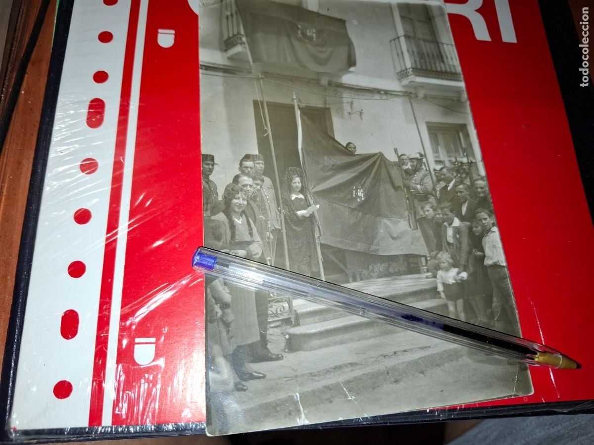 Antique Photography: Albumina? Banderas republica, pueblo, guardia civil, 1933