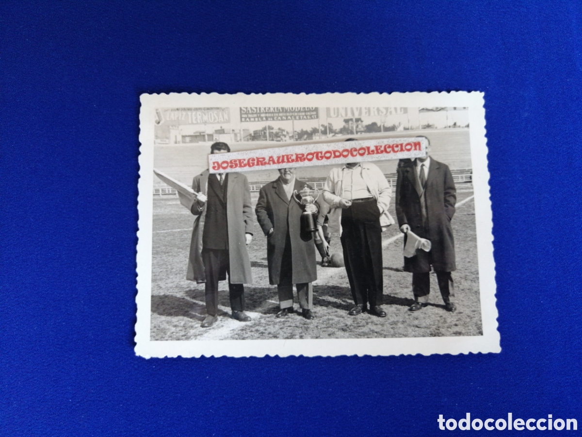 Antique Photography: CAMPO DE F&Uacute;TBOL TROFEO BADERINES EN ALG&Uacute;N CAMPO ESPA&Ntilde;OL - PUBLICIDAD L&Aacute;PIZ TERMOSAN - FOTOGRAF&Iacute;A N&deg;9