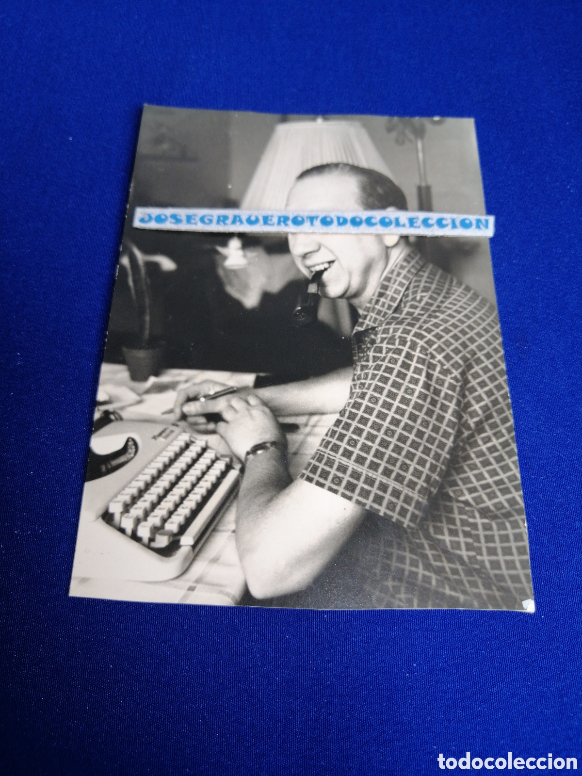 Fotografia antica: ESCRITOR CON M&Aacute;QUINA DE ESCRIBIR FUMANDO EN PIPA FOTOGRAF&Iacute;A ANTIGUA SIGLO PASADO