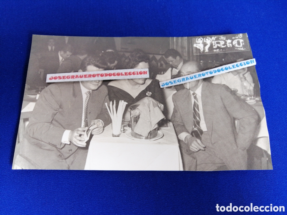 Fotografia antica: NIGHT CLUB R&Iacute;O BARCELONA - CABARET - FAMILIA VIENDO ESPECTACULO