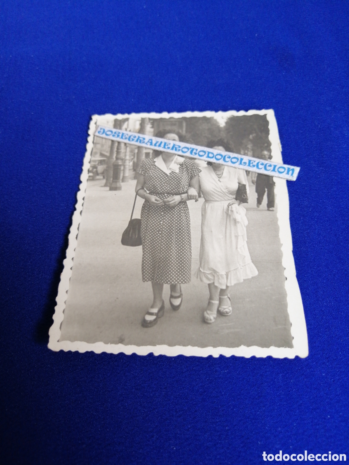 Fotografia antica: MODELOS POSANDO FOTOGRAF&Iacute;A ANTIGUA SIGLO PASADO SELLO FOTO REPORTAGE R. DE LA ROSA (BARCELONA)