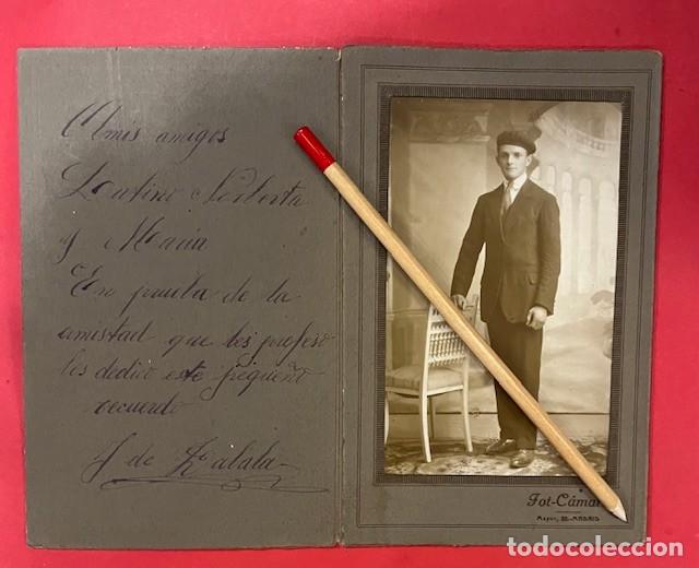 Fotografia antiga: FOTOGRAFIA DE SE&Ntilde;OR JOVEN CABALLERO S. XIX DEL FOT CAMARA DEDICADA, ARC. JUAN PANDO