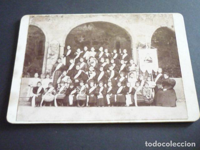Fotografia antiga: GRUPO ESCOLAR HACIA 1890 COLEGIO DE SANTA TERESA ALBUMINA 17 X 25 CM