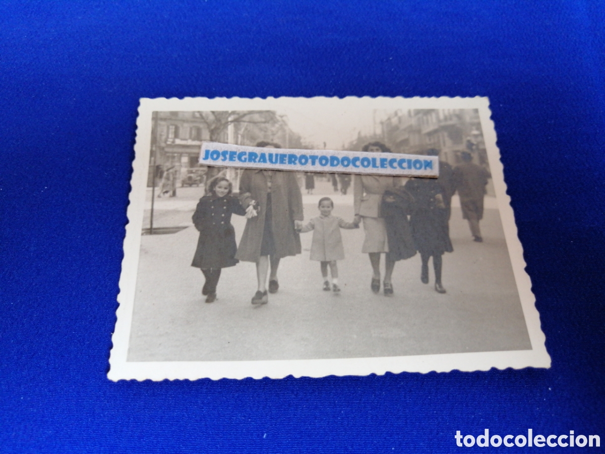 Antique Photography: CATALU&Ntilde;A MODELOS POSANDO EN LA CALLE FOTOGRAF&Iacute;A ANTIGUA SIGLO PASADO