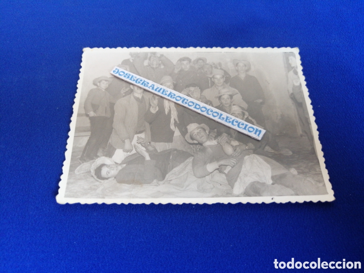 Fotografia antica: MODELOS POSANDO CON SOMBRERO QUINTOS SERVICIO MILITAR FOTOGRAF&Iacute;A ANTIGUA SIGLO PASADO