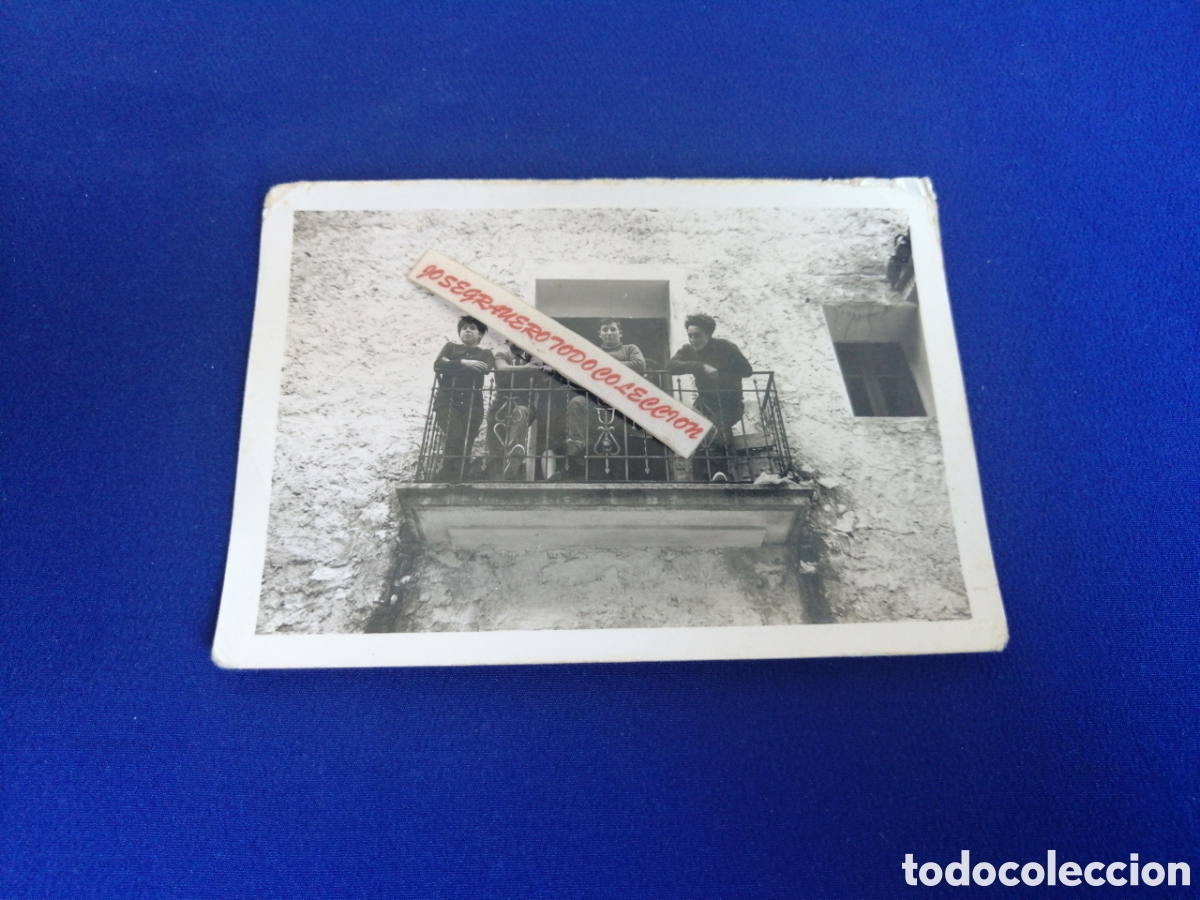 Fotografia antica: NI&Ntilde;OS MODELOS POSANDO EN EL BALC&Oacute;N FOTOGRAF&Iacute;A ANTIGUA SIGLO PASADO