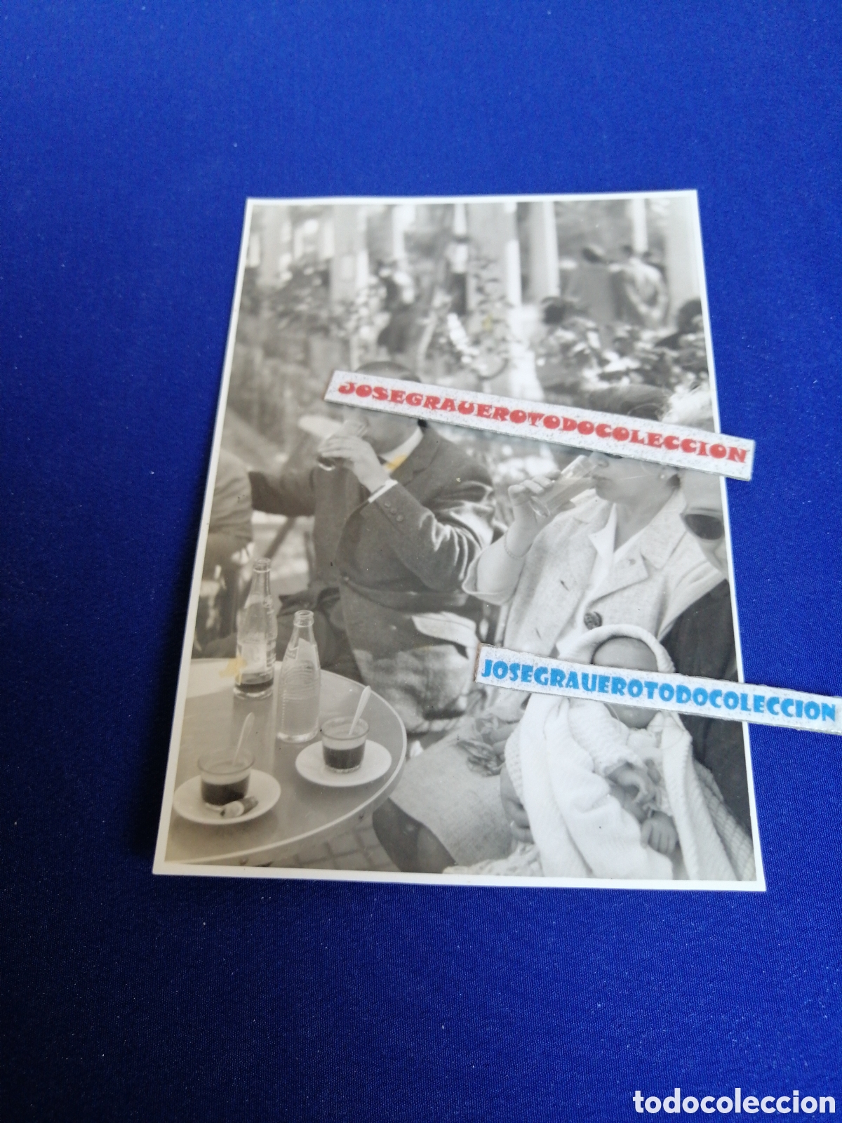 Fotograf&iacute;a antigua: MODELOS EN TERRAZA BEBIENDO (ALCIRA) VALENCIA VIENDO PROFESION SEMANA SANTA MARZO FOTOGRAF&Iacute;A