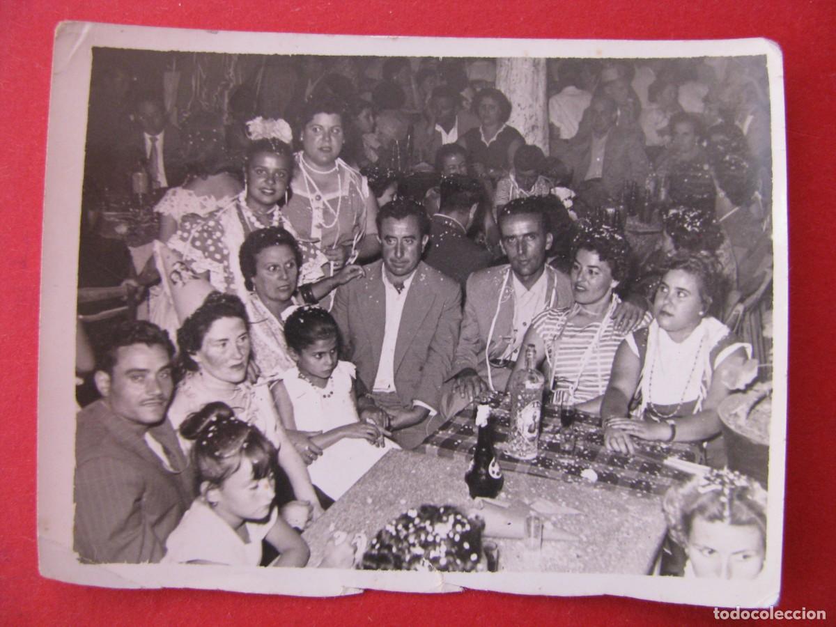 Fotografia antica: FOTOGRAFIA DE MALAGA. FERIA? FOTO MARISCAL. A&Ntilde;OS 50 O 60. 8X6 CM.