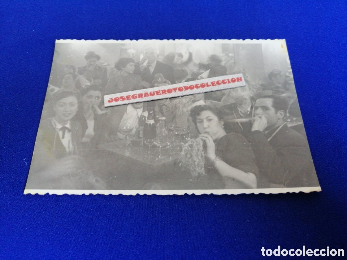 Photographie ancienne: VALENCIA - CAF&Eacute; LA GUINEA - FIN DE A&Ntilde;O 1951 CON MODELOS FOTOGRAF&Iacute;A ANTIGUA SIGLO PASADO