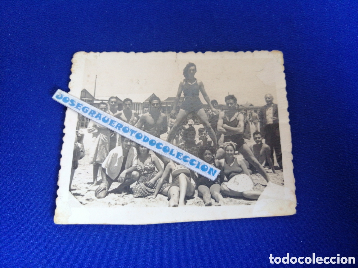 Fotografia antica: PLAYA DE NAZARET (VALENCIA) MODELOS POSANDO EN POSE A&Ntilde;O 1947 SELLO FOTOGR&Aacute;FICO MANUEL MONFORT