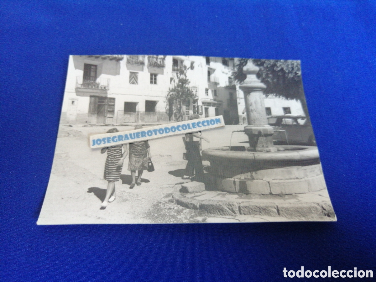 Antique Photography: MODELOS JUNTO A FUENTE FOTOGRAF&Iacute;A ANTIGUA SIGLO PASADO