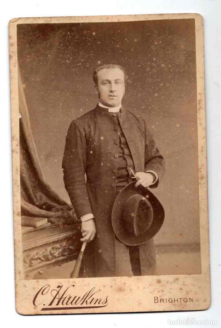 Fotografia antica: FOTOGRAFIA ALBUMINA CLERIGO INGLES. C. HAWKINS, BRIGHTON, ENGLAND. INGLATERRA