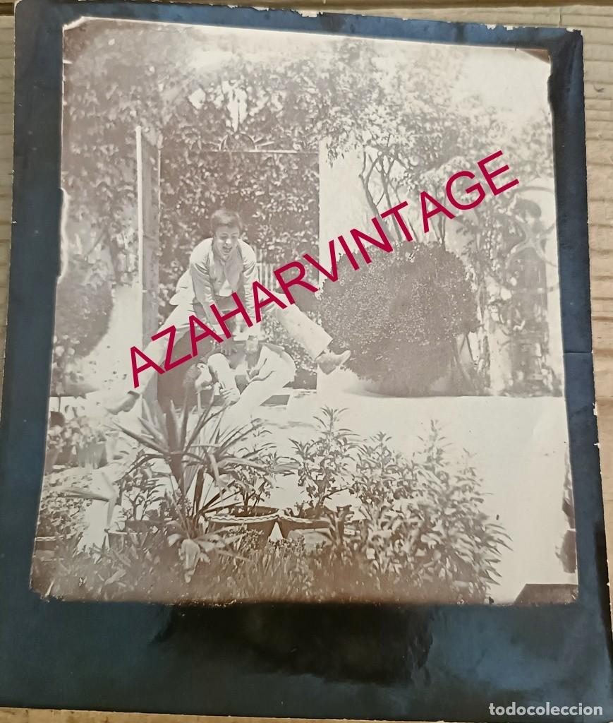 Antique Photography: SIGLO XIX, ALBUMINA NI&Ntilde;OS JUGANDO A PIDOLA, MUY RARA, 90X105MM