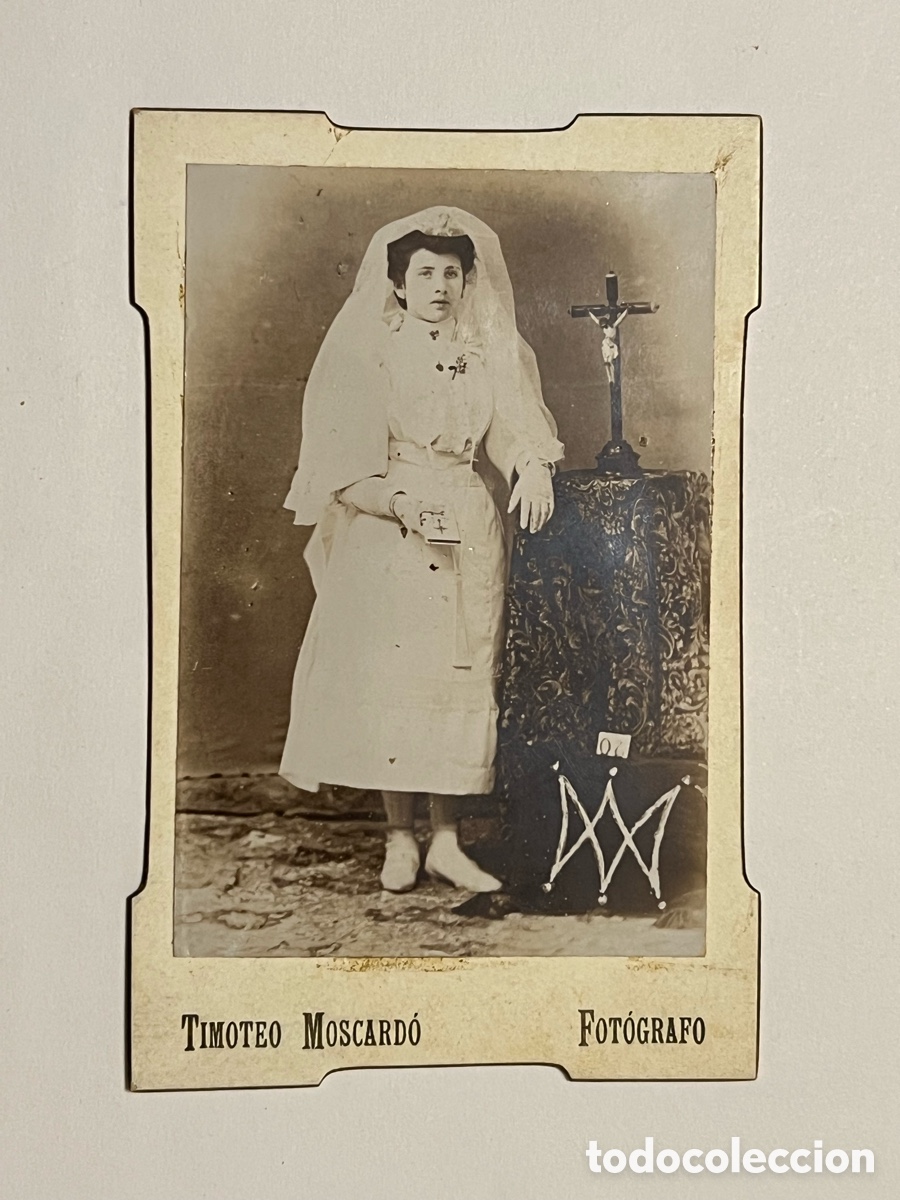 Antique Photography: VALENCIA. Fotograf&iacute;a. Timoteo Moscardo.., fot&oacute;grafo ambulante. Ni&ntilde;a de Primera Comuni&oacute;n (h.1870?)