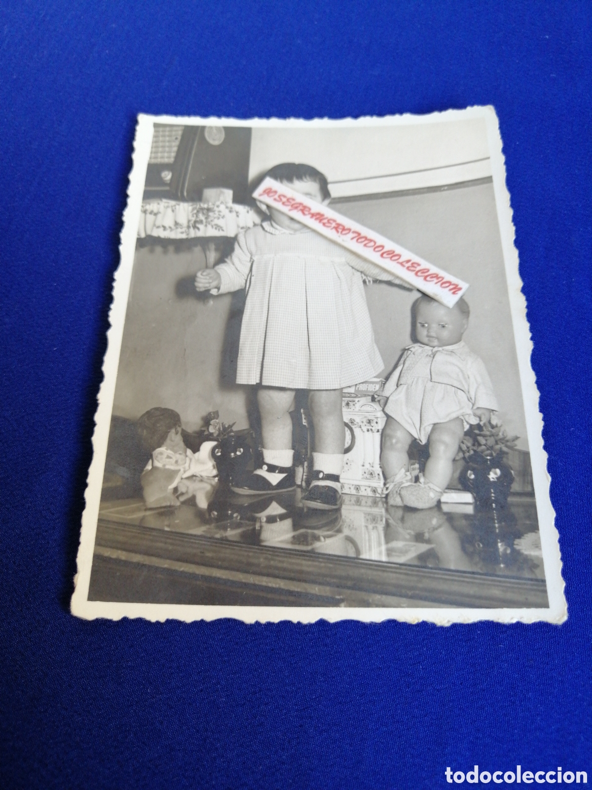 Fotograf&iacute;a antigua: NI&Ntilde;A MODELO CON MU&Ntilde;ECA FOTOGRAF&Iacute;A ANTIGUA SELLO FOTOGR&Aacute;FICO REPORTAJES PEPITO (ALCOY) ALICANTE