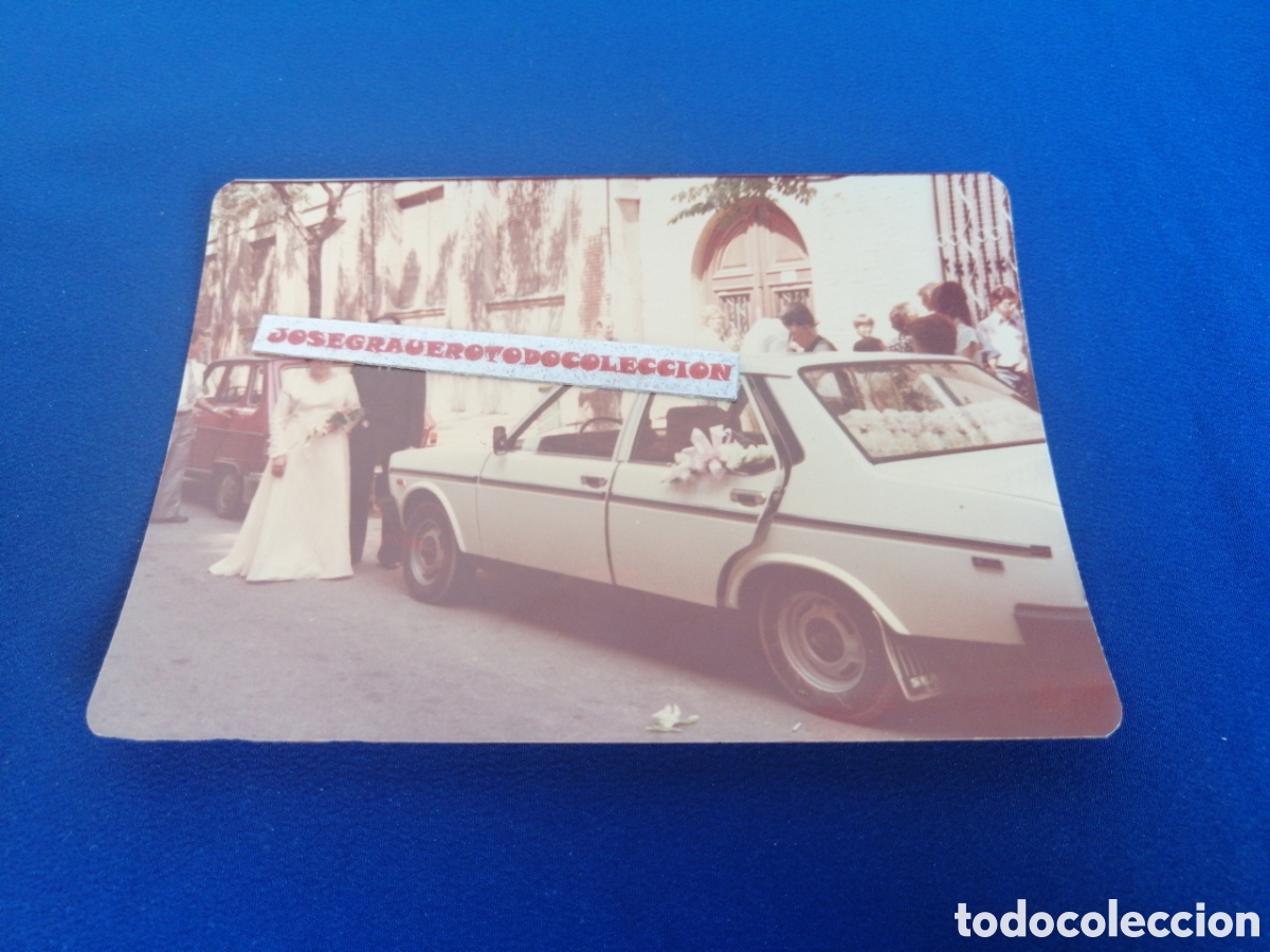 Fotograf&iacute;a antigua: COCHE SEAT 131 SUPERMIRAFLORI - COCHE NUPCIAL - BODA-FOTOGRAF&Iacute;A ANTIGUA