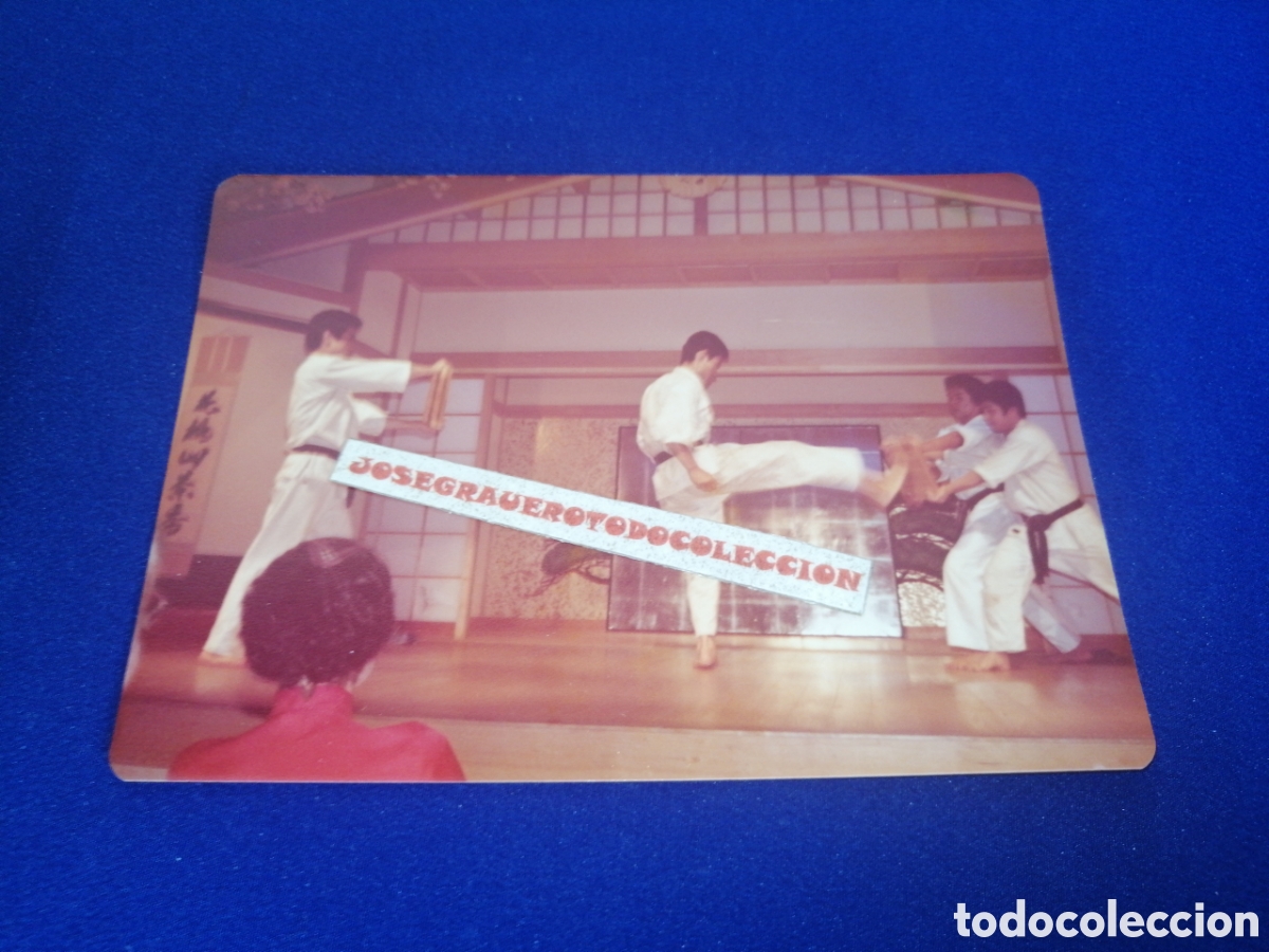 Antique Photography: K&Aacute;RATECAS ROMPIENDO LADRILLOS FOTOGRAF&Iacute;A ANTIGUA