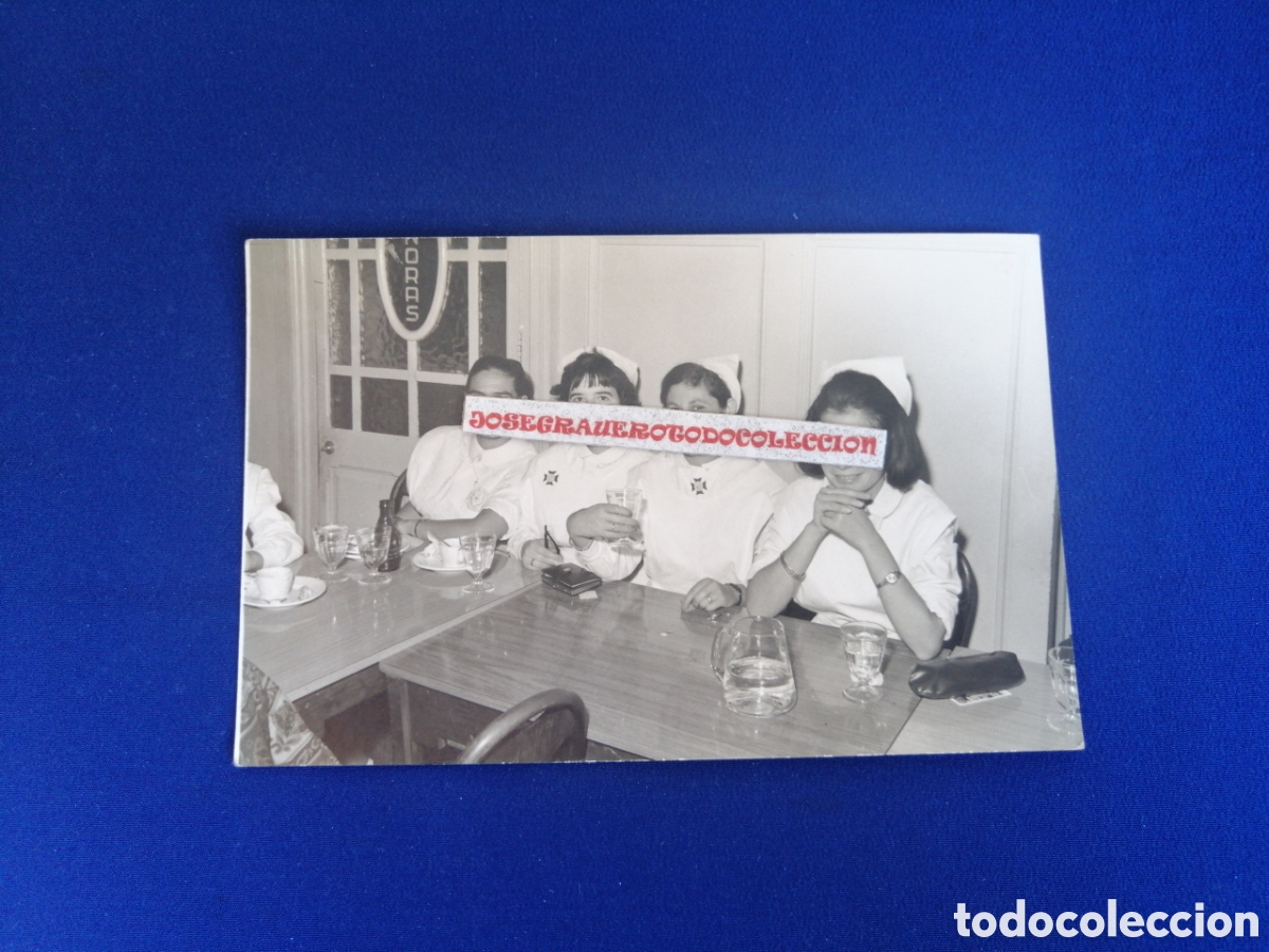 Antique Photography: ENFERMERAS COMIENDO &Eacute;POCA FRANQUISTA 1967 SELLO FOTOGR&Aacute;FICO RAGA E HIJOS (VALENCIA)