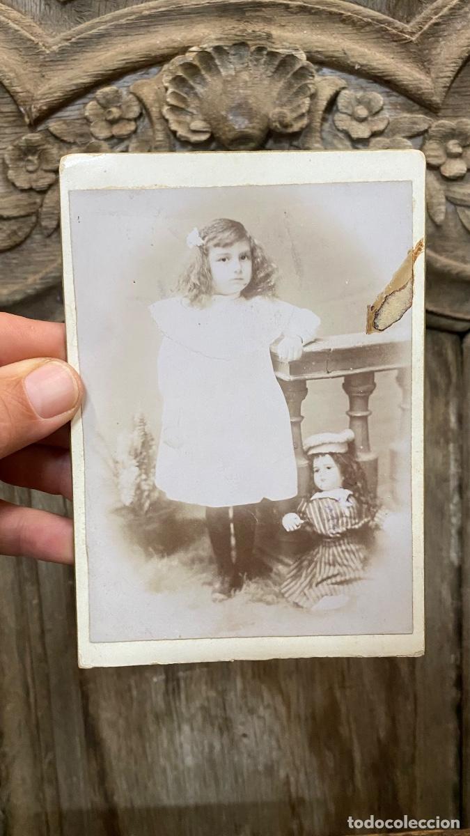 Antique Photography: Foto ni&ntilde;a con mu&ntilde;eca posando lazo albumina no fot ppio s xx 15,5x10,5cms