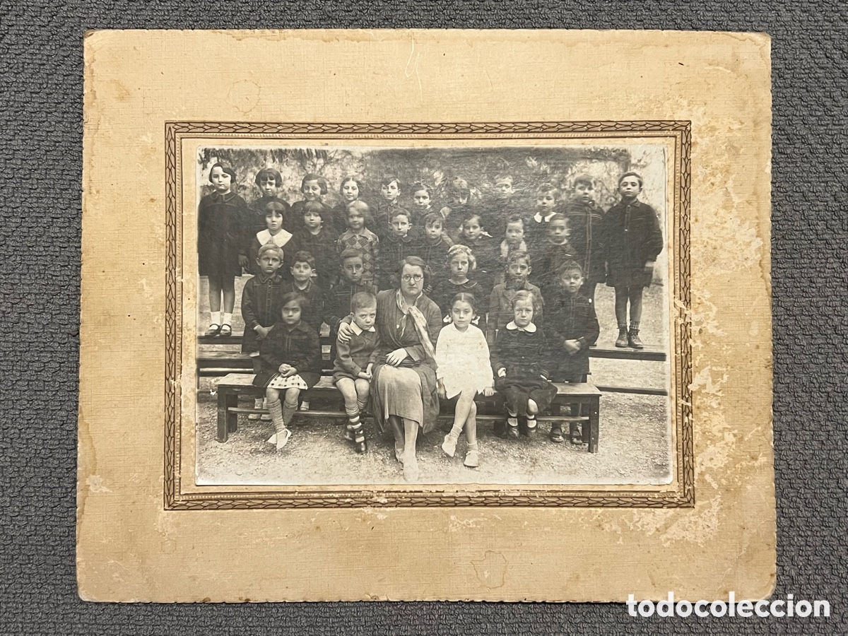 Antique Photography: LA ESCUELA RURAL EN LA VALENCIA REP&Uacute;BLICANA&hellip; Maestra con alumnas y alumnos (h.1935?)
