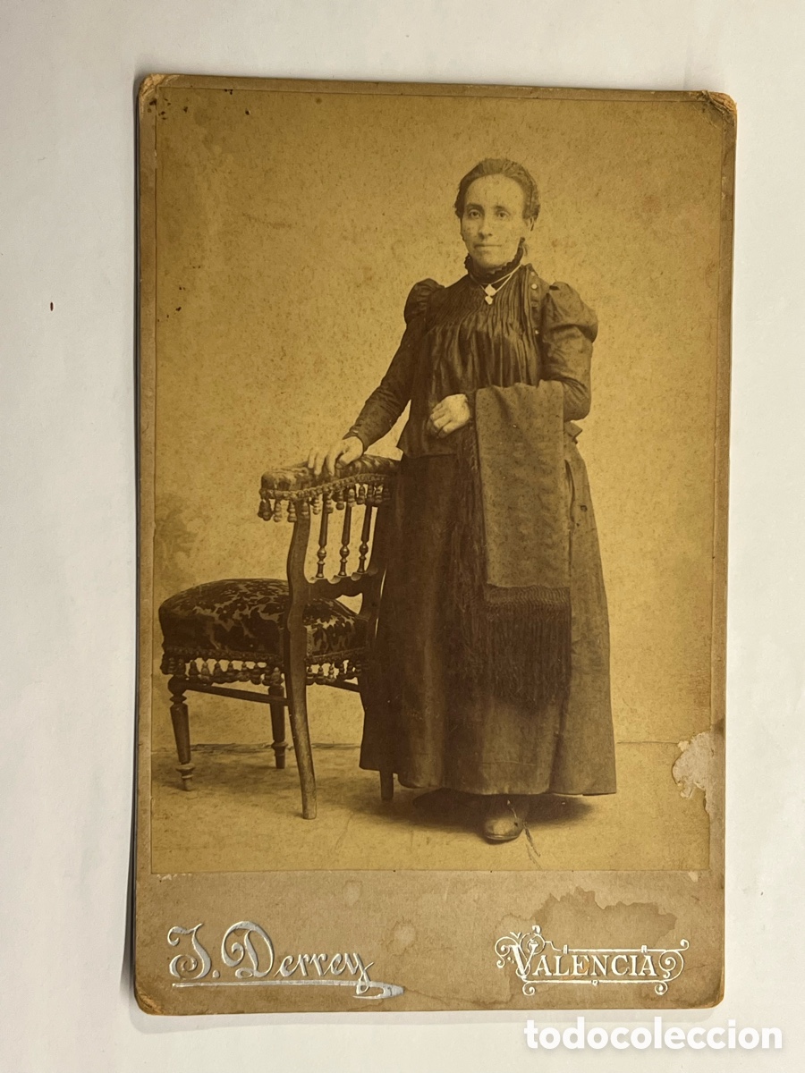 Antique Photography: VALENCIA. La &Ntilde;o Juana.. amb roba de Diumentge.. Julio Derrey, fot&oacute;grafo (fin Siglo XIX)
